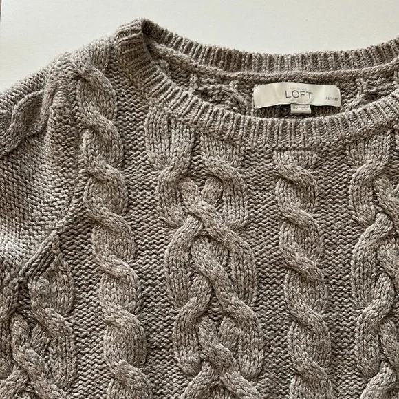 EUC Loft dove gray cable knit sweater size MP wool blend with silver threads - Picture 3 of 8